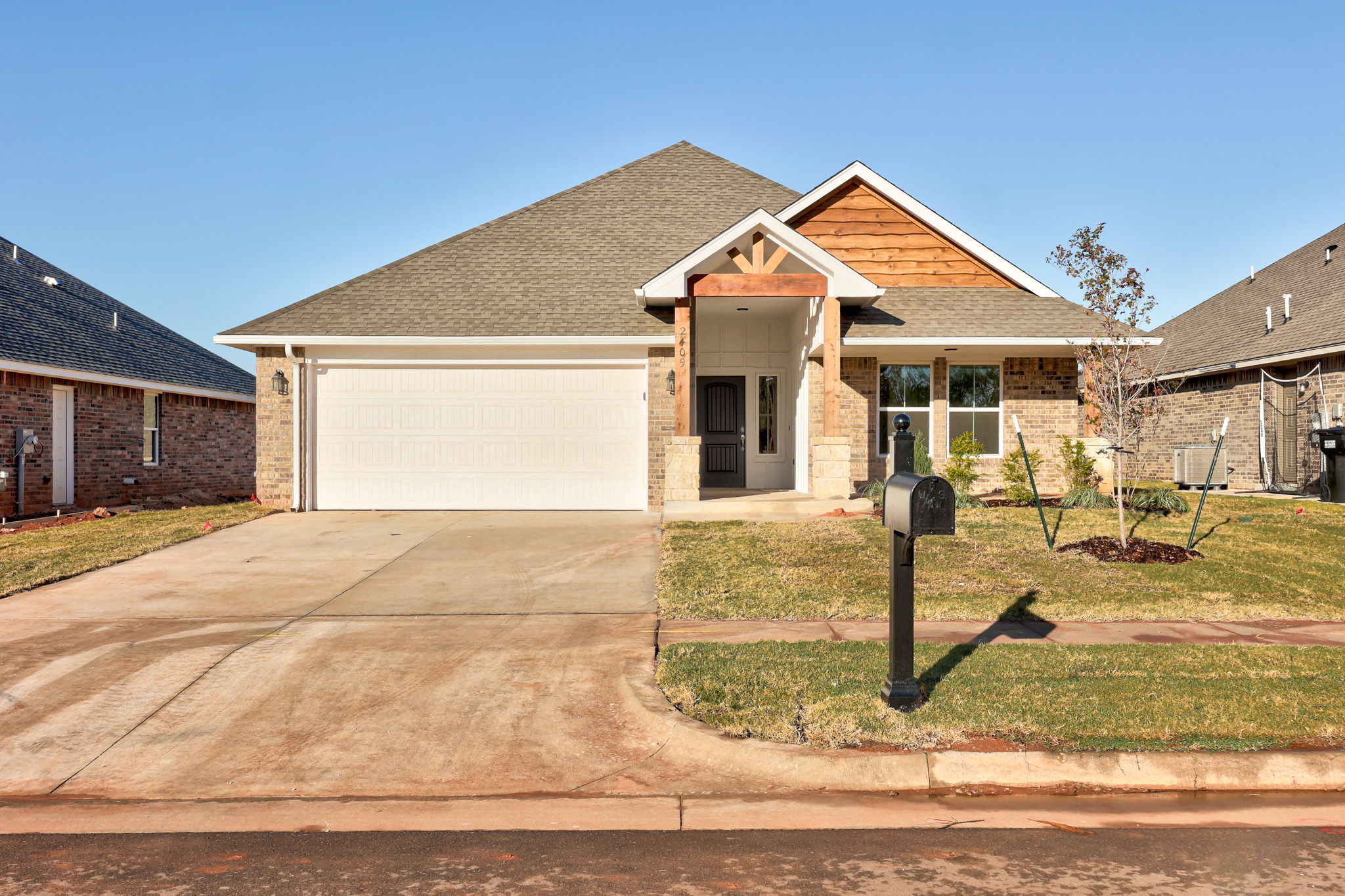 2409 Creekview Trail, Moore, Oklahoma 73160, 3 Bedrooms Bedrooms, ,2 BathroomsBathrooms,House,For Sale,Creekview Trail,1412