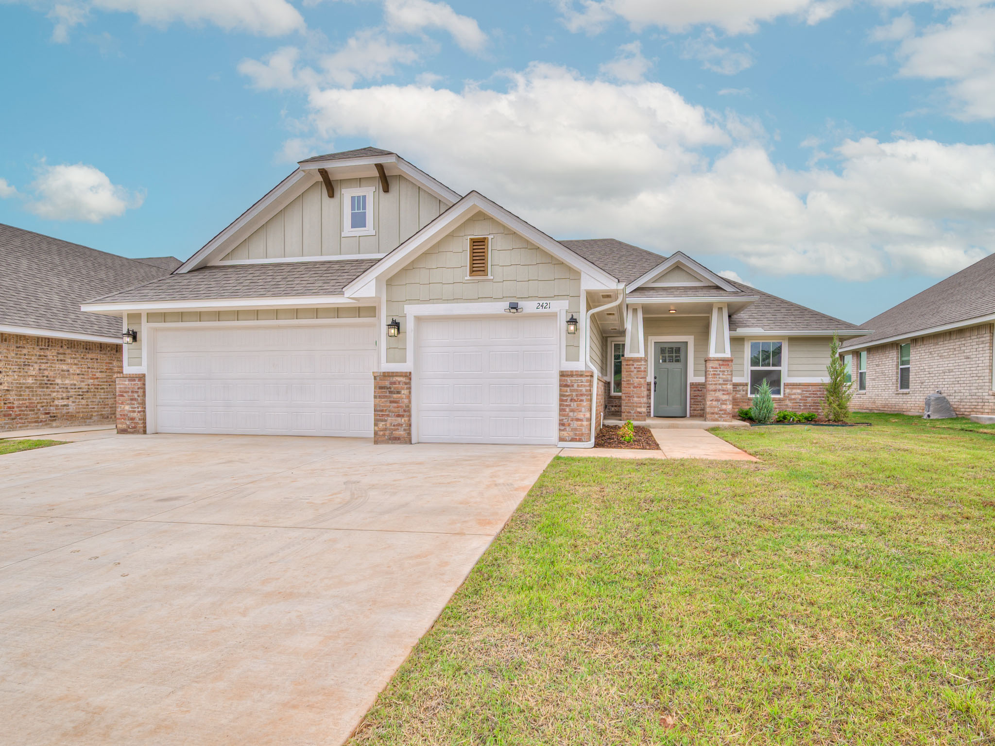 2421 Creekview Trail, Moore, Oklahoma 73160, 4 Bedrooms Bedrooms, ,2 BathroomsBathrooms,House,For Sale,Creekview Trail,1460