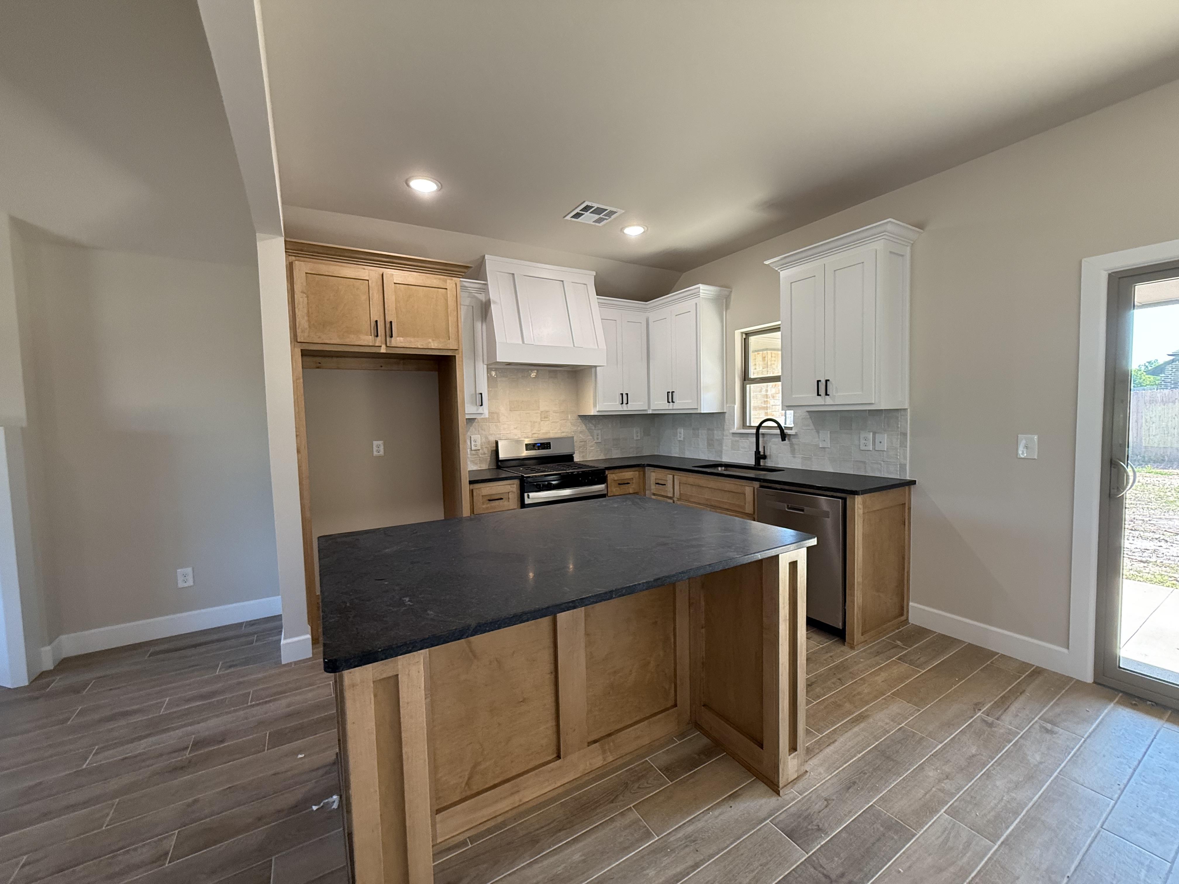 200 Camellia Circle, Noble, Oklahoma 73068, 3 Bedrooms Bedrooms, ,2 BathroomsBathrooms,House,For Sale,Camellia Circle,1538