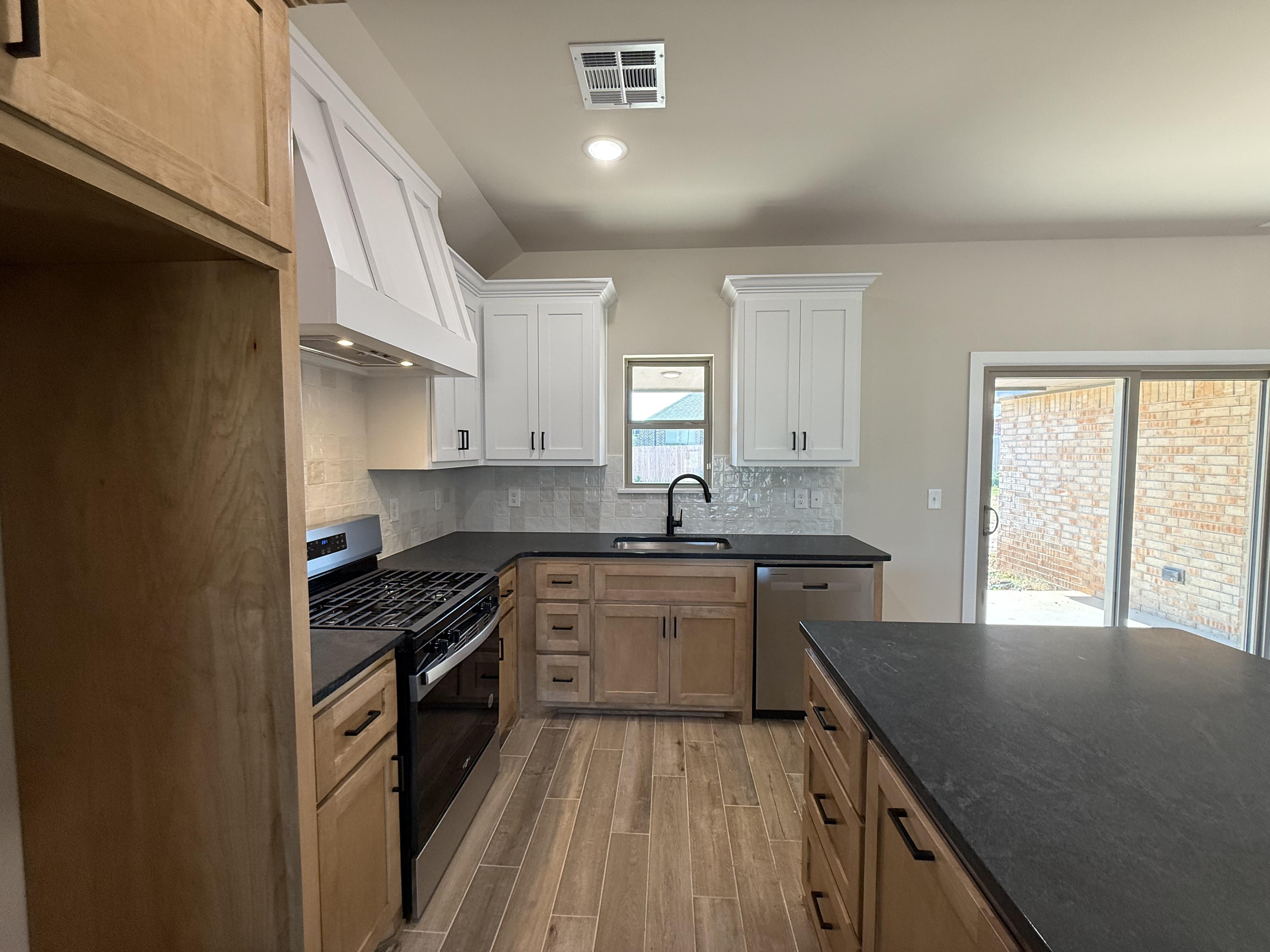 200 Camellia Circle, Noble, Oklahoma 73068, 3 Bedrooms Bedrooms, ,2 BathroomsBathrooms,House,For Sale,Camellia Circle,1538